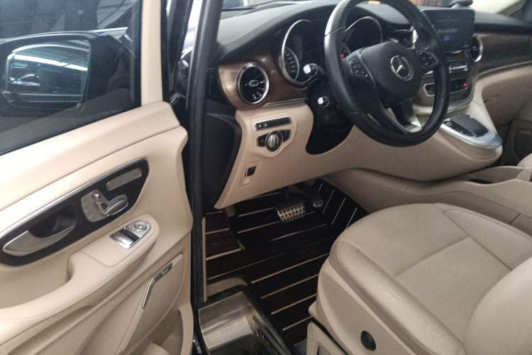 Used Mercedes-Benz V-Class 2020 V 260 L Long-wheelbase Luxury Edition