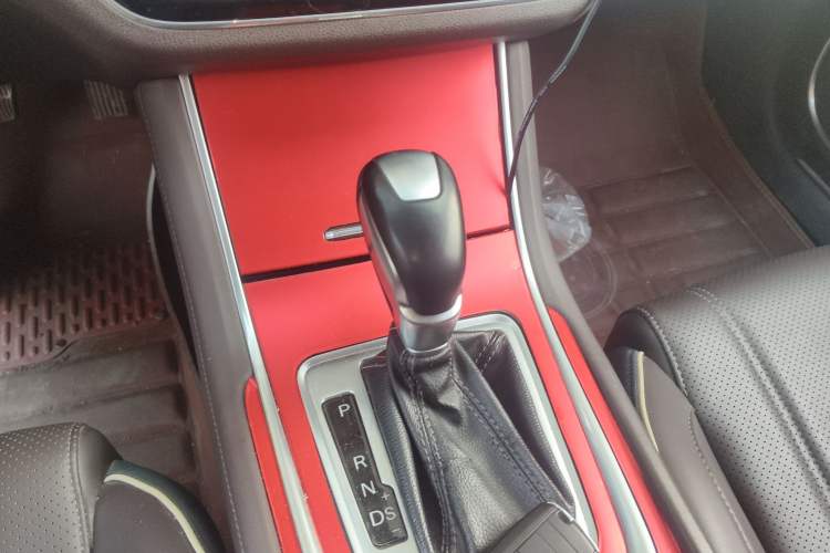 Used CHANGAN Raeton CC 2018 1.5T Automatic Haoya Model China V Standard Gear Lever