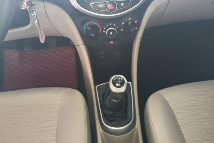 Used Hyundai Verna (older generation) 2014 1.4L Manual Smart GLS Trim