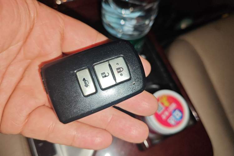 Used Toyota Camry 2012 2.5G Luxury Edition Vehicle Key