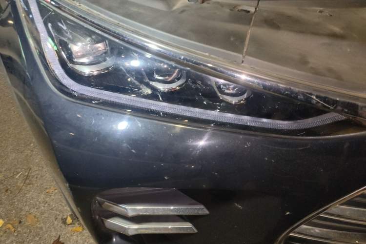 Used BYD Tang New Energy 2018 DM 2.0T All-Wheel Drive Smart Connect Elite 7-Seater China V Emission Standard
