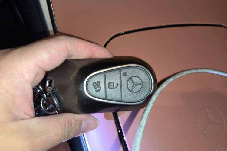 Used Mercedes-Benz GLC 2024 GLC 260 L 4MATIC Luxury Model 5 Seats Vehicle Key