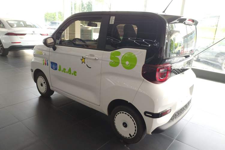 Used Chery QQ Ice Cream 2024 Edition Youth Version 205km Sundae