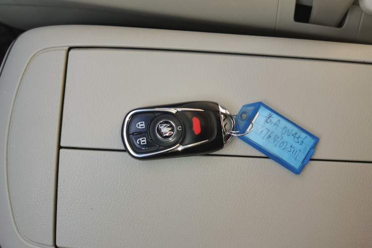 Used Buick GL8 2023 Land Executive Class Comfort Model