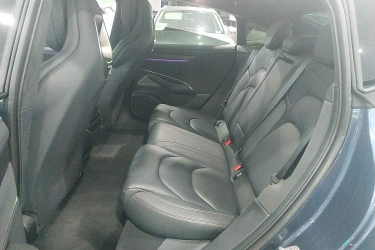 Used Xiaomi Auto SU7 2024 Four-Wheel Drive Ultra-Long Range Advanced Intelligent Driving Max Edition Left Rear Seat