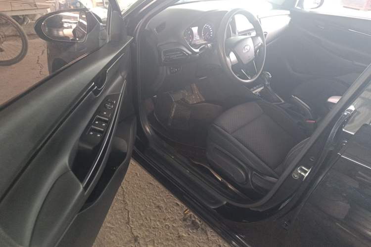 Used Hyundai Celesta 2020 1.6L Automatic GL Enjoyable Edition