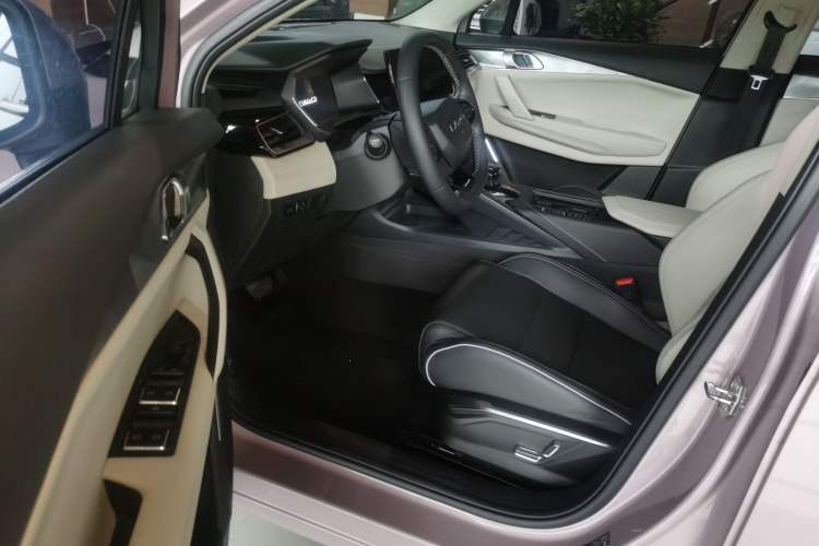 Used Lynk & Co 06 EM-P 2023 1.5T Remix PHEV Shero