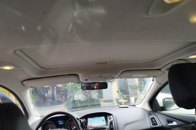 Used Ford Focus 2015 Hatchback EcoBoost 125 Automatic Supreme Style Edition