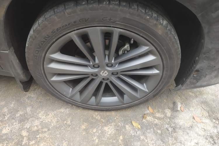 Used Leapmotor C16 2024 All-Electric 580 Luxury Edition Right Front Wheel Hub