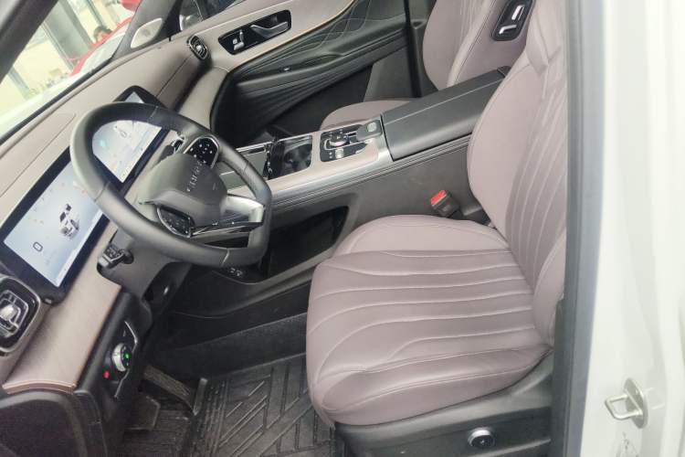 Used Chery Tiggo 9 2025 2.0T Automatic Two-Wheel Drive Luxury Edition 5 Seats
