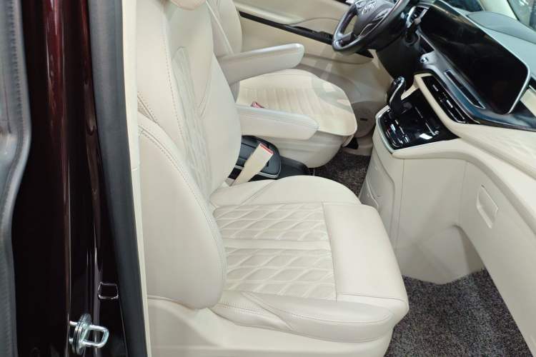 Used Buick GL8 2021 Avenir Aivia 7-Seater Luxury Edition
