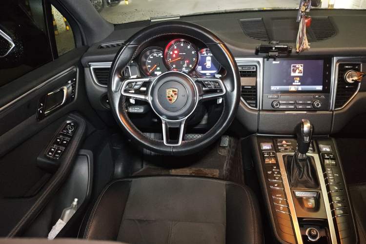 Used Porsche Macan 2017 Macan 2.0T