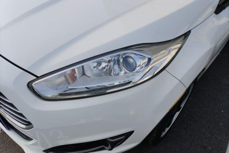 Used Ford Fiesta 2013 Hatchback 1.5L Manual Fashion Edition
