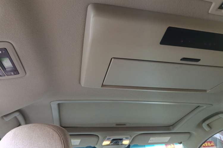 Used Toyota SIENNA 2011 3.5L 4x4 Automatic
