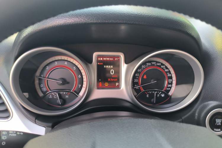 Used Dodge Journey 2013 2.4L Two-Wheel Drive Luxury Version
