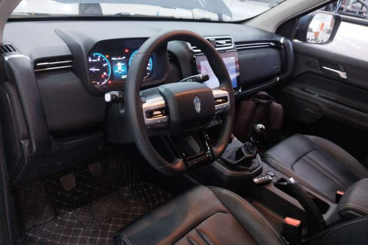 Used JMC DaDao 2024 All-Purpose 2.3T Diesel Manual Two-Wheel Drive Standard-Wheelbase Comfort Edition