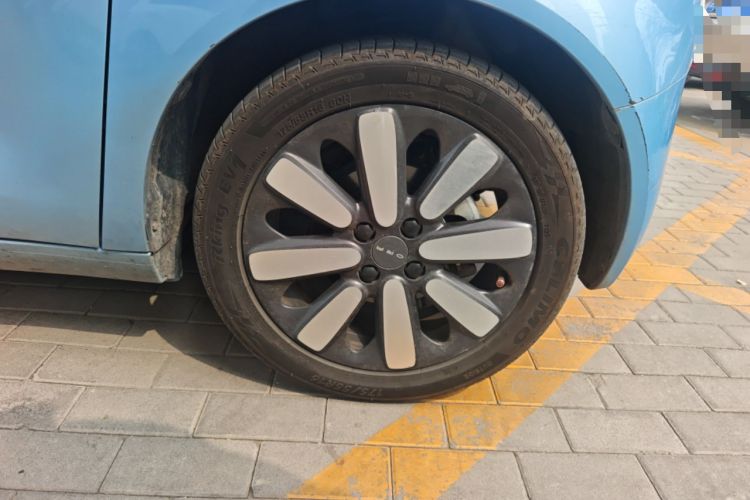 Used ORA Black Cat 2019 351 km Family Edition Right Front Wheel Hub