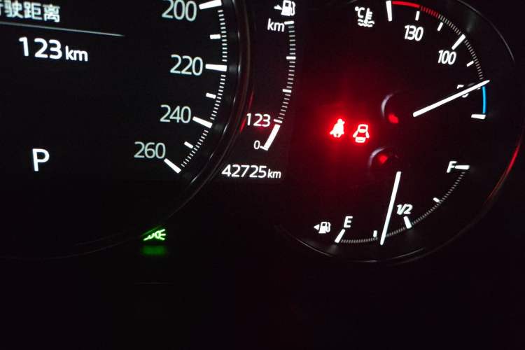 Used Mazda Atenza 2020 2.5L Sky Blue Prestige Edition Odometer Close Up