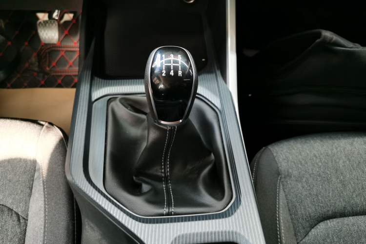 Used Geely Auto Emgrand 2025 4th Generation 1.5L Manual - Starry Edition Gear Lever