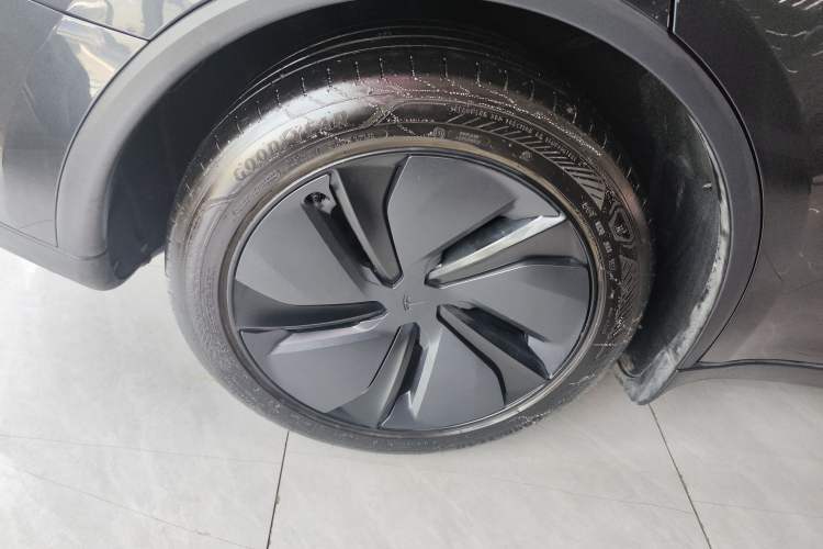 Used Tesla Model Y 2025 Rear-Wheel-Drive Version
