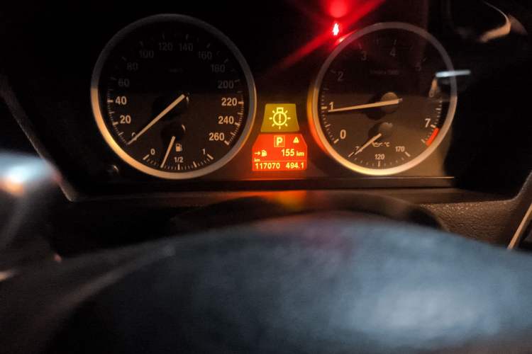 Used BMW X6 2011 xDrive35i Odometer Close Up