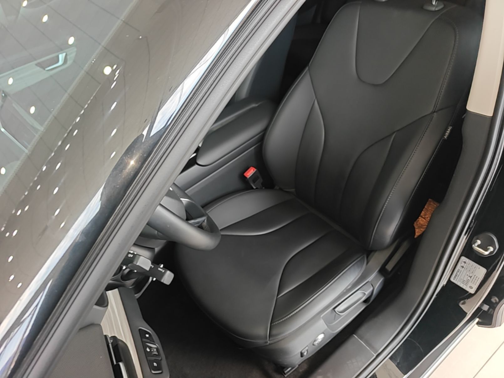 Hongqi E-QM5 2023 620km PLUS — снимка 17