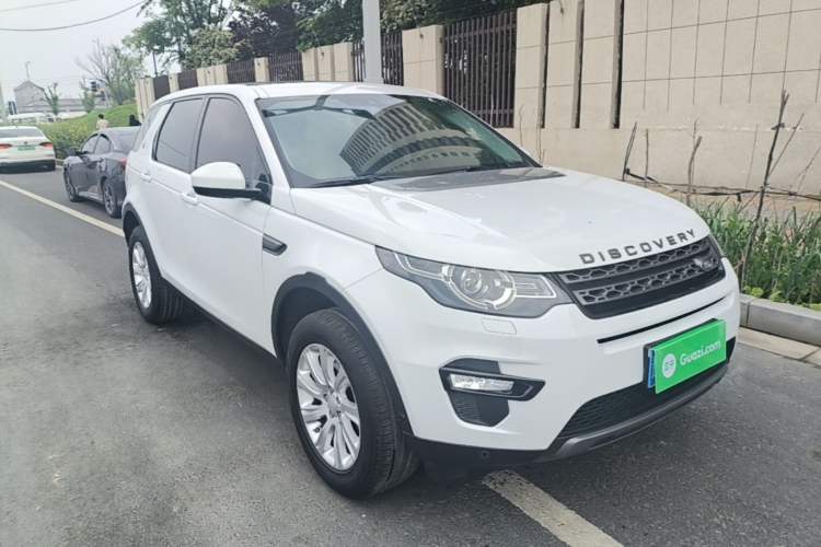 Used Land Rover Discovery Sport 2019 240 PS SE Version China V Standard Front Right 45 Deg