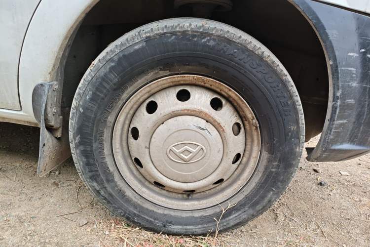 Used SAIC MAXUS Xintu V80 2019 2.5T Classic Version 6-Speed Manual – Aoyuntong Modified Long Wheelbase Mid-Height 7-Seater