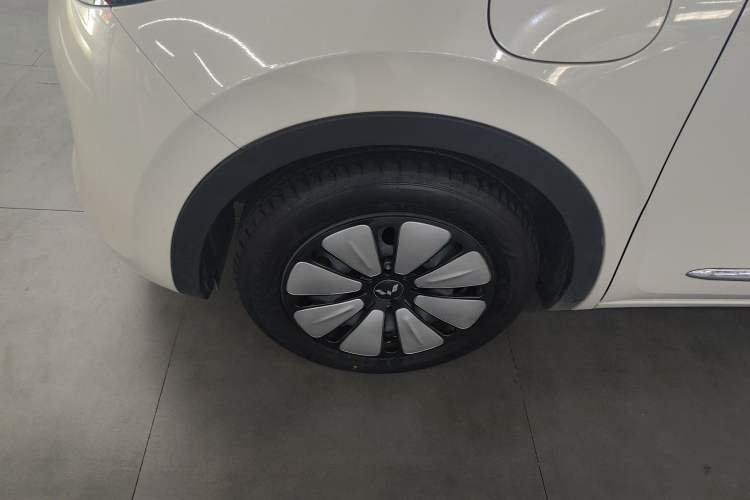 Used Wuling Bingo 2024 333 km Enjoyment Version Left Front Wheel Hub