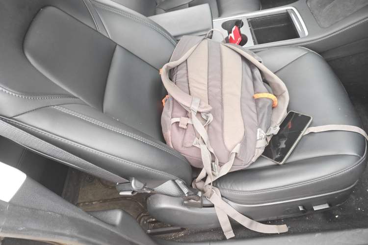 Used Tesla Model 3 2022 Rear-Wheel-Drive Version Right Front Seat