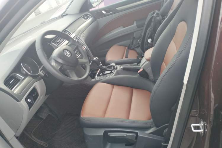 Used Skoda Superb 2013 1.4TSI DSG Sport Edition Left Front Seat