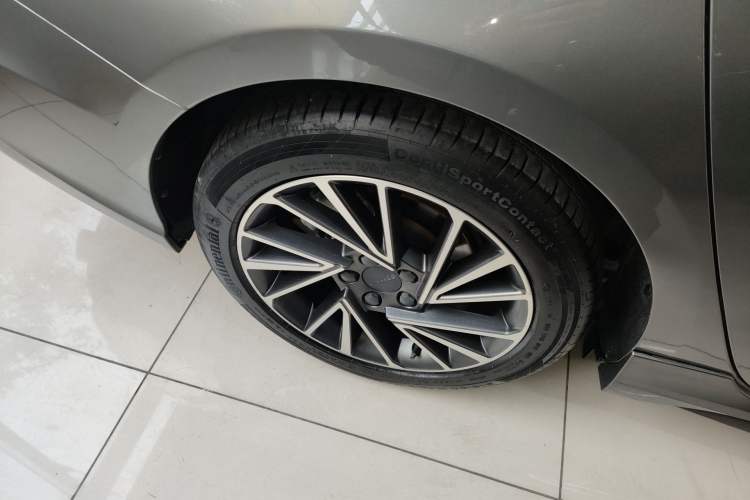 Used Lynk & Co 03 2022 1.5TD DCT JingPlus Right Rear Wheel Hub