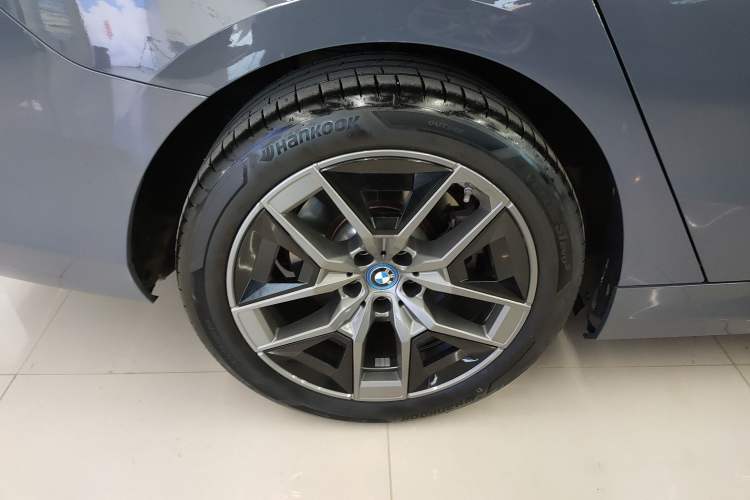 Used BMW i5 2024 eDrive 35L Prestige Luxury Package
