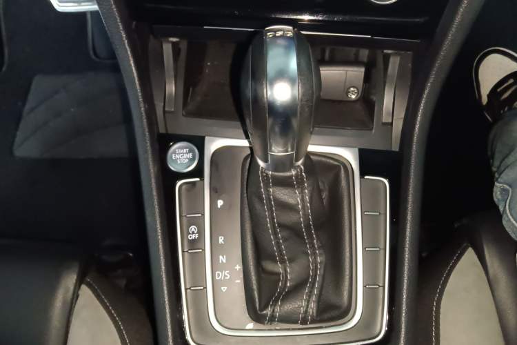 Used Volkswagen Golf 2020 Charming Edition 280TSI DSG R-Line
