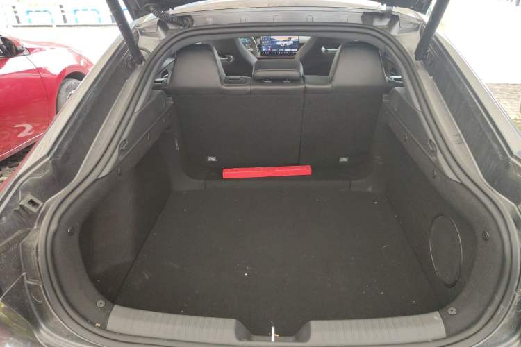 Used Changan UNI-V 2025 Model Third-Generation 2.0T Dynamic Edition