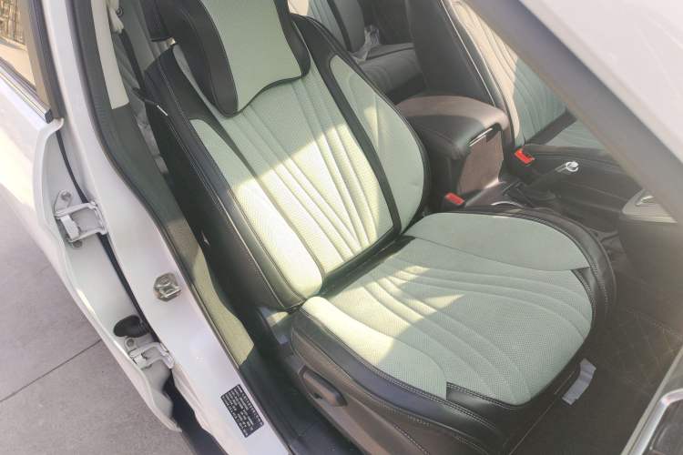 Used Haval M6 2017 1.5T Automatic Two-Wheel Drive Urban Model