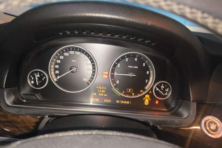 Used BMW 5 Series 2011 523Li Luxury Model