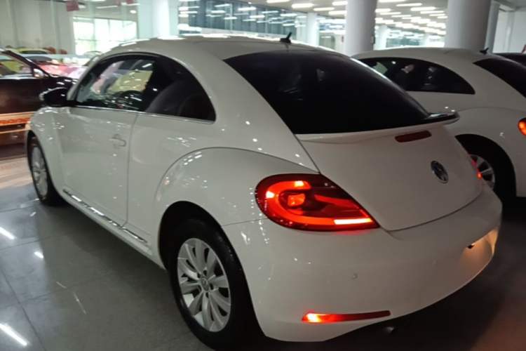 Used Volkswagen Beetle 2013 1.4TSI Fashion Edition Rear Left 45 Deg