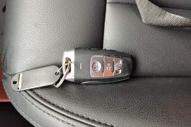 Used Haval H6 Coupe 2016 Blue Label 1.5T Automatic Two-Wheel Drive Urban Model Vehicle Key