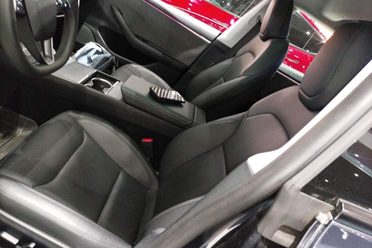 Used Tesla Model 3 2025 Rear-Wheel-Drive Version
