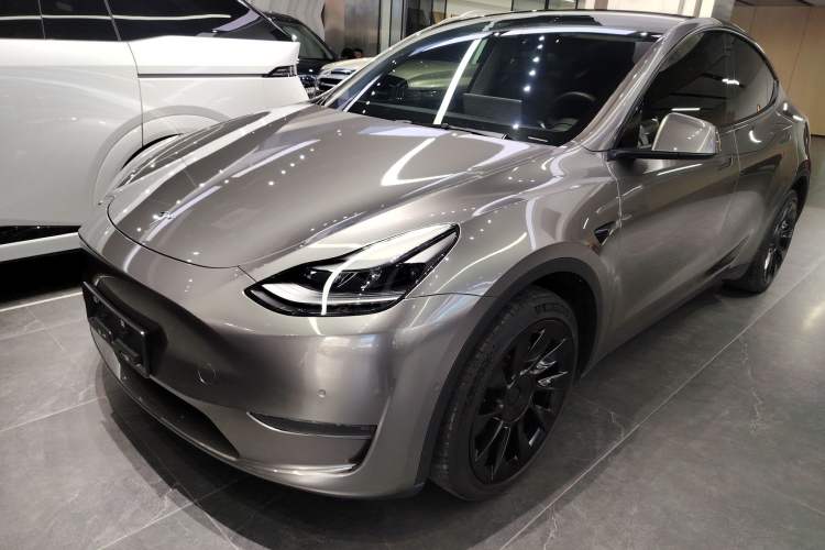 Used Tesla Model Y 2022 Long-Range All-Wheel-Drive Version