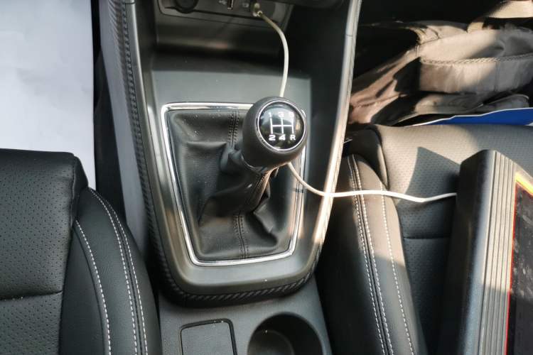 Used MG ZS 2020 Global Bestseller with 1.5L Engine Manual Transmission and a Massive 65-Inch Panoramic Sunroof Version Gear Lever