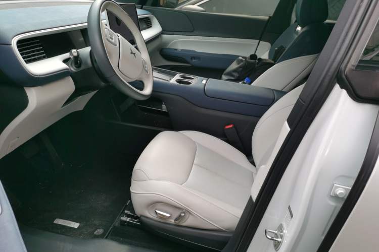 Used XPeng G6 2023 580 Long-Range Pro Left Front Seat
