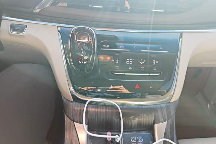 Used Buick GL8 2021 Land Cruiser Executive Class 652T Smart Luxury Model
