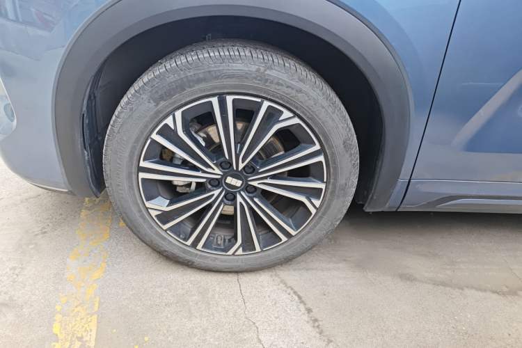 Used Geely Galaxy Galaxy Xingjian 7 EM-i 2025 120km Flagship Edition
