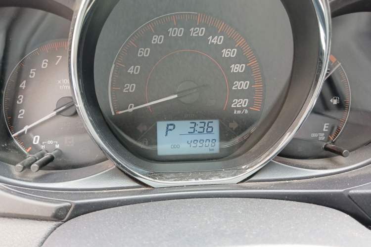 Used Toyota YARiS L Zhi Xuan 2020 X-Trail X 1.5L CVT Leading Edition Odometer Close Up