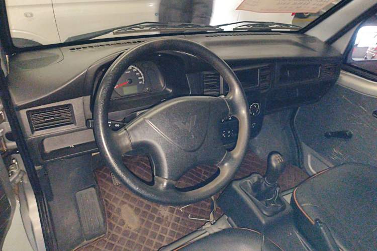 Used Wuling Zhiguang 2020 1.2L Van Utility Model China VI Emission Standard 2 Seats LSI
