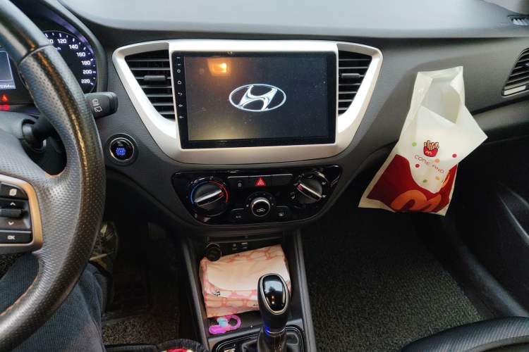 Used Hyundai Verna RV 2017 1.4L Automatic Sport Version National Emission Standard V Audio And AC Panel