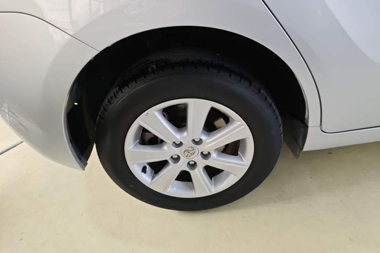 Used Toyota Verso 2014 Starlight 180E CVT Elite Edition Right Rear Wheel Hub