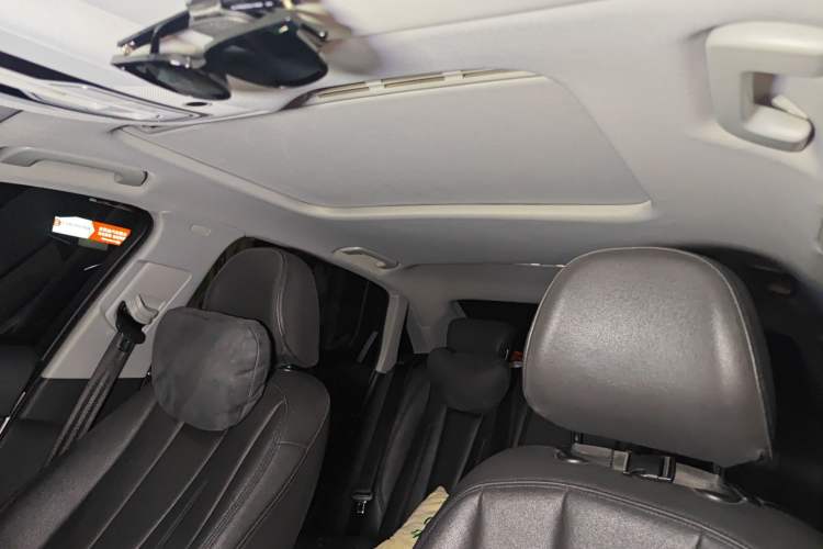 Used Audi A4L 2018 30th Anniversary Edition 40 TFSI Trendy Model Headliner